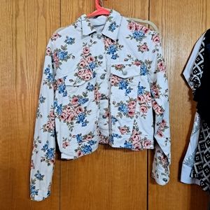 💙Cotton Floral jean jacket Small